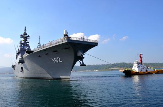  p>伊势"号是日本最新一艘超大型直升机驱逐舰.