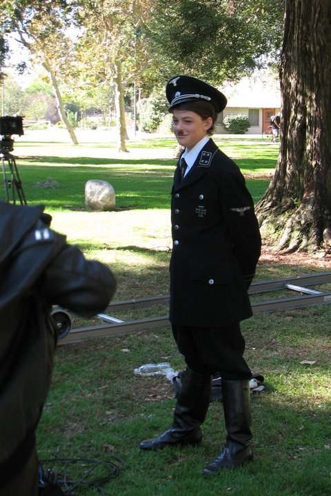 伊瑟尔·布罗萨德