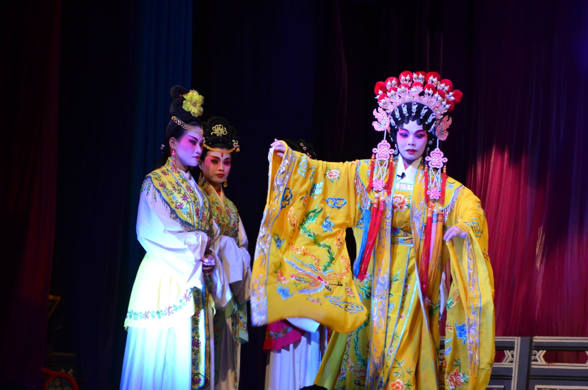 原名大歌班,因早期以雷州歌曲调为声腔,曾名"雷州歌剧",广东省雷州市