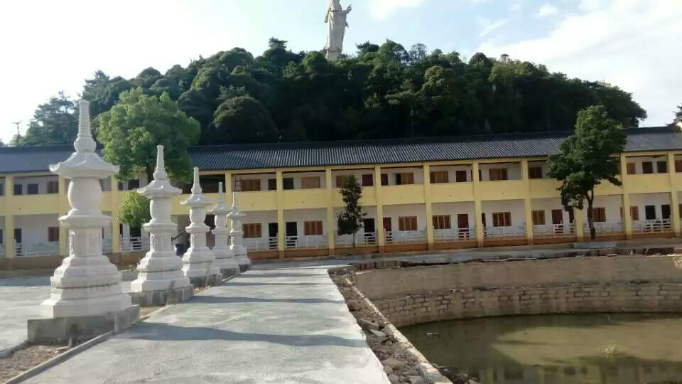  p data-id="2lv6apt2iz2">明山寺地处泰顺县