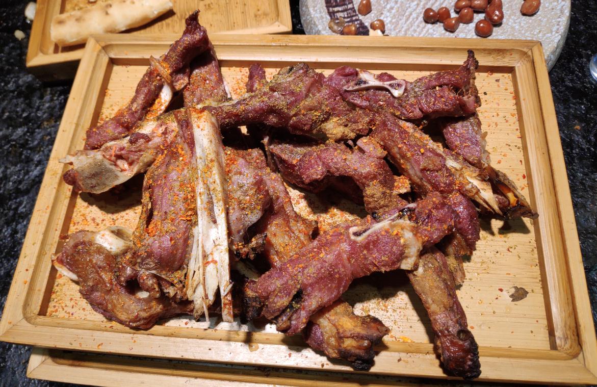 馕坑烤肉