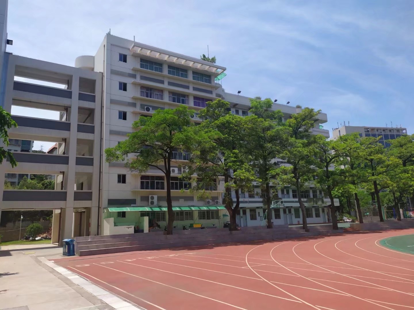 厦门市湖里中学