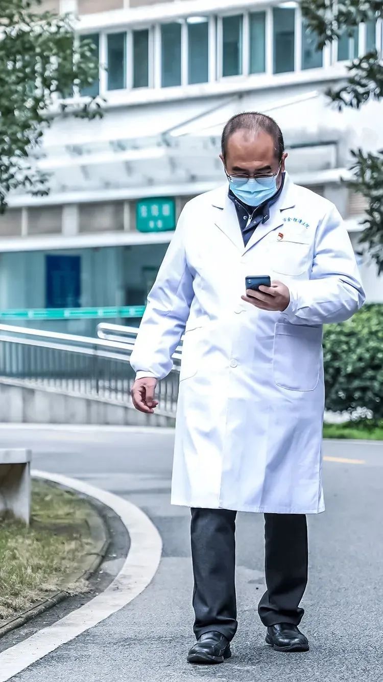 武汉那个患上绝症的医生，做了一个重要决定！_百科TA说