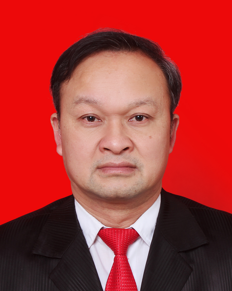 06出生,江西石城人,1991.12参加工作,1994.08入党,大学本科.