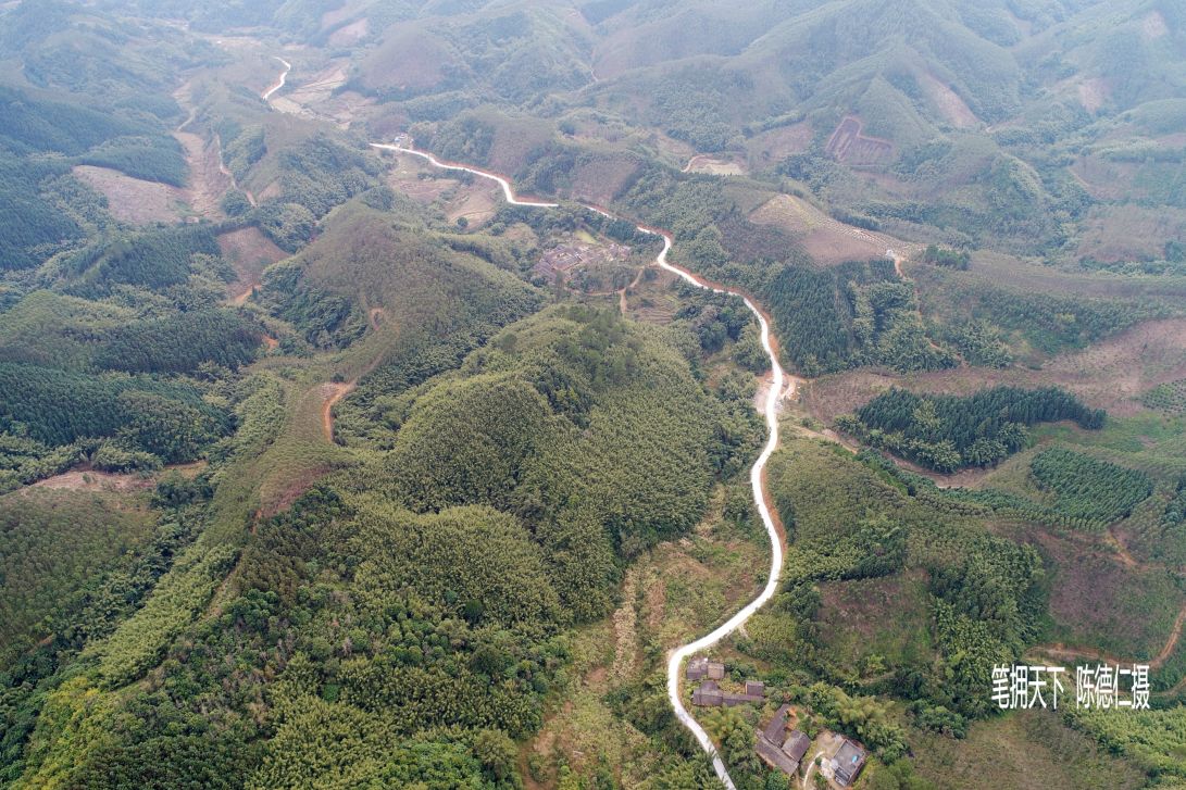  p>三里镇,隶属于 a target="_blank" href="/item/广西壮族自治区