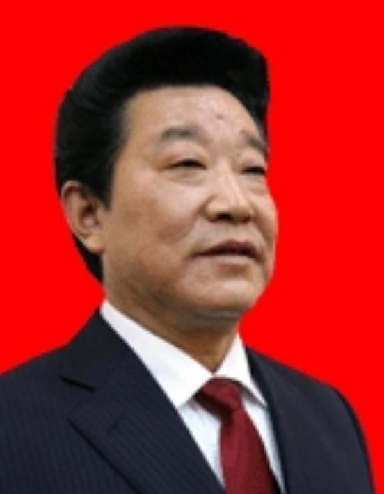href="/item/中共">中共 /a>党员,生于1952年1月,大学文化,四川巴州区