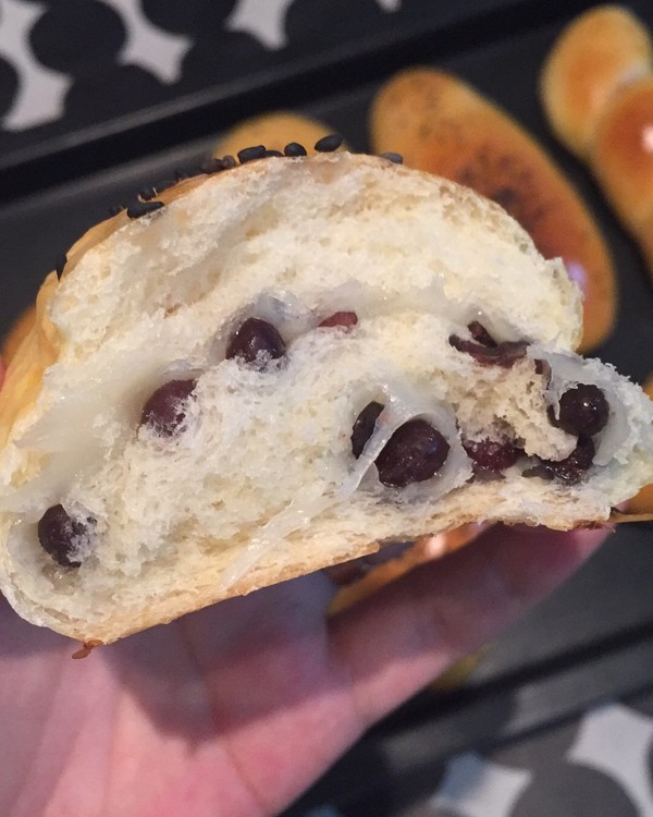 奶油红豆小面包