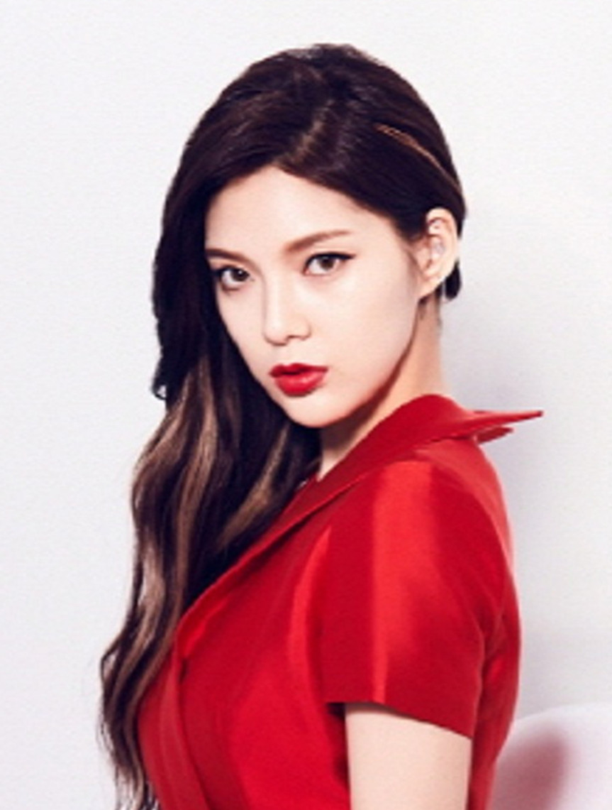 jo so-jin) /i>1991年10月11日出生于韩国庆尚南道昌原市,韩国女