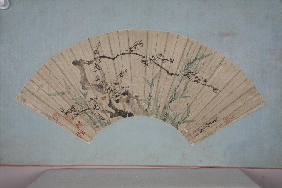 葛义芳扇子,扇扇子_大山谷图库