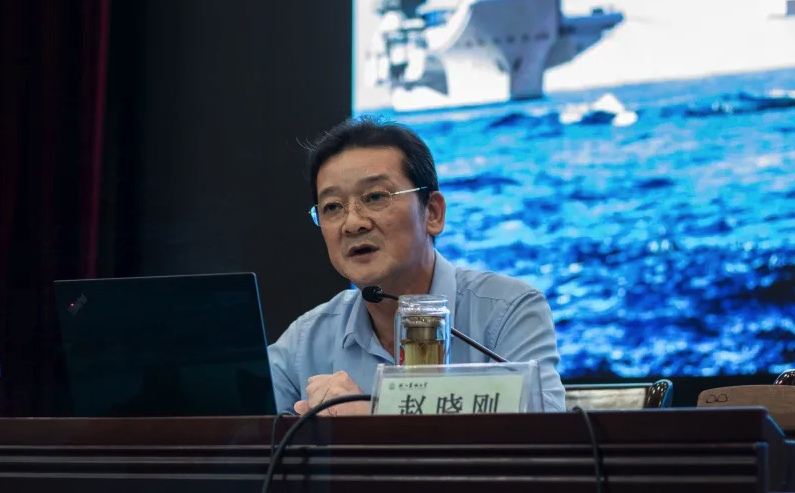  p>赵晓刚,海军大校,现任浙江省文联党组成员,书记处书记. /p>