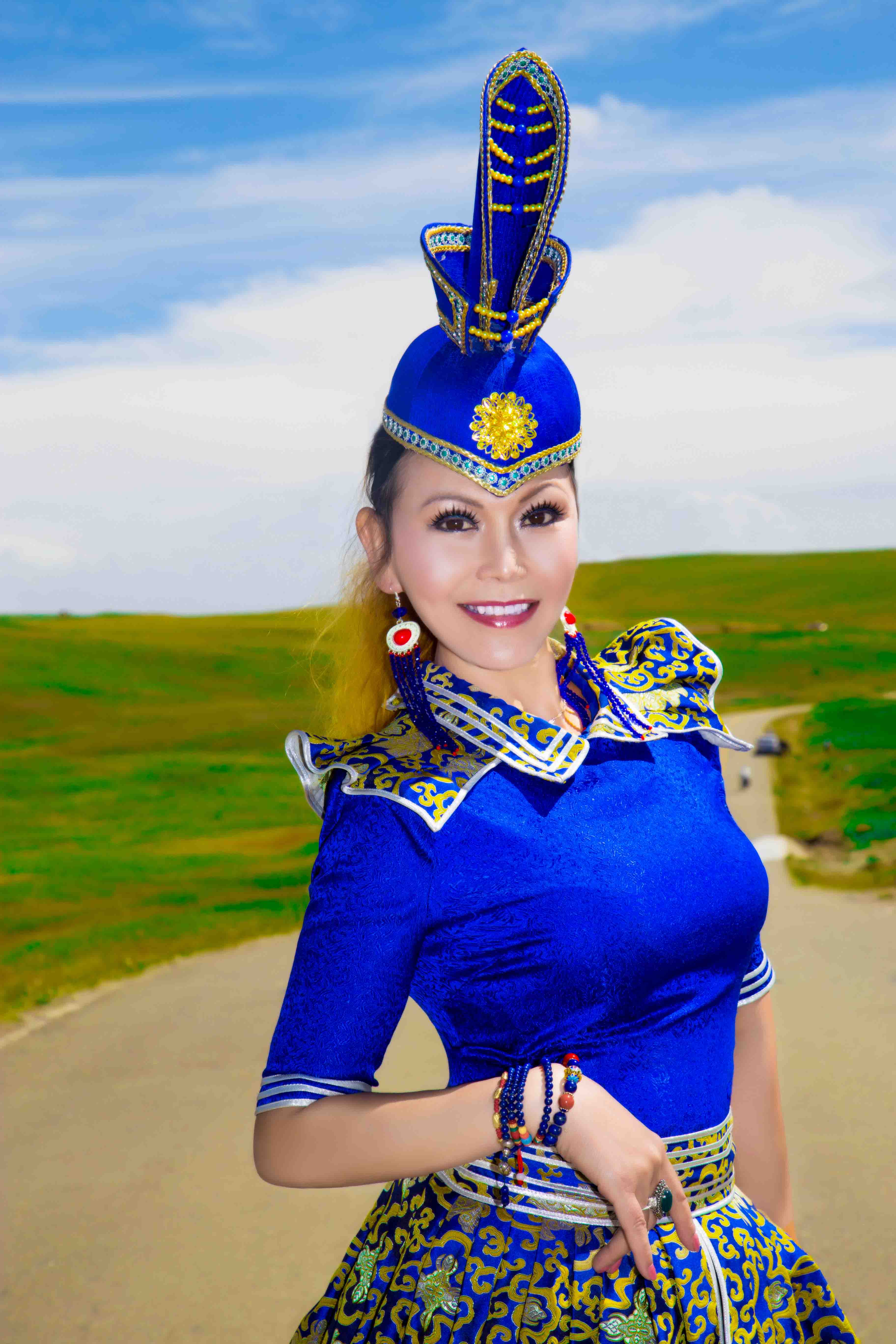  p data-id="gnf82pvnxm">迪娜,女,蒙古族歌手 sup data-ctrid="e6szf