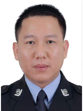 owe">现任肇庆高新区党工委委员,党工委政法委第一副书记,公安 span