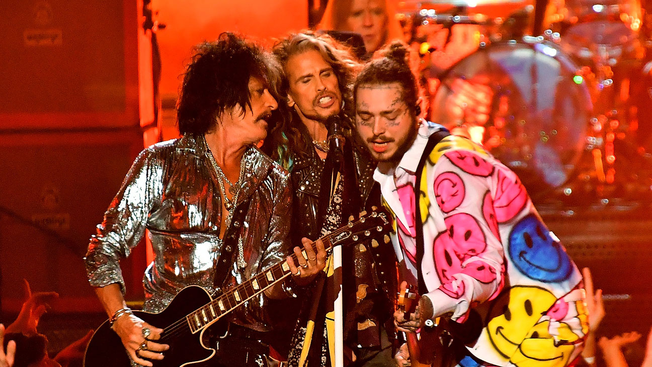 lemmaid="53590860">史密斯飞船乐队 /a>演唱的歌曲,由乐队主唱 a