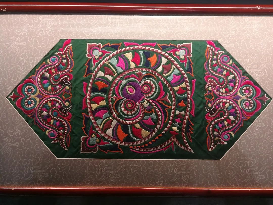 苗绣(花溪苗绣)