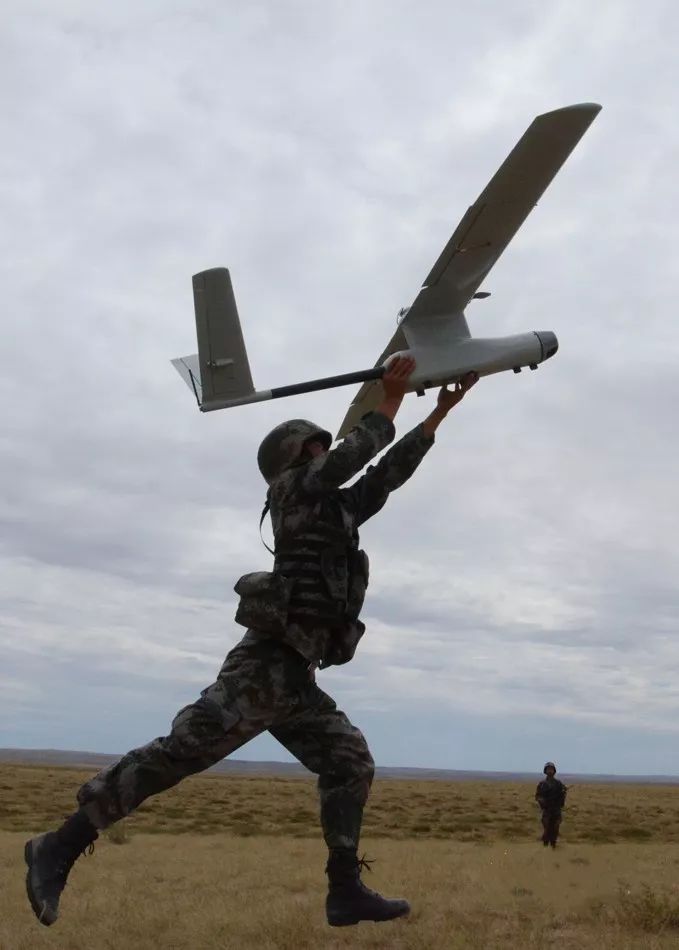 w-1"天鹰"手抛式无人机