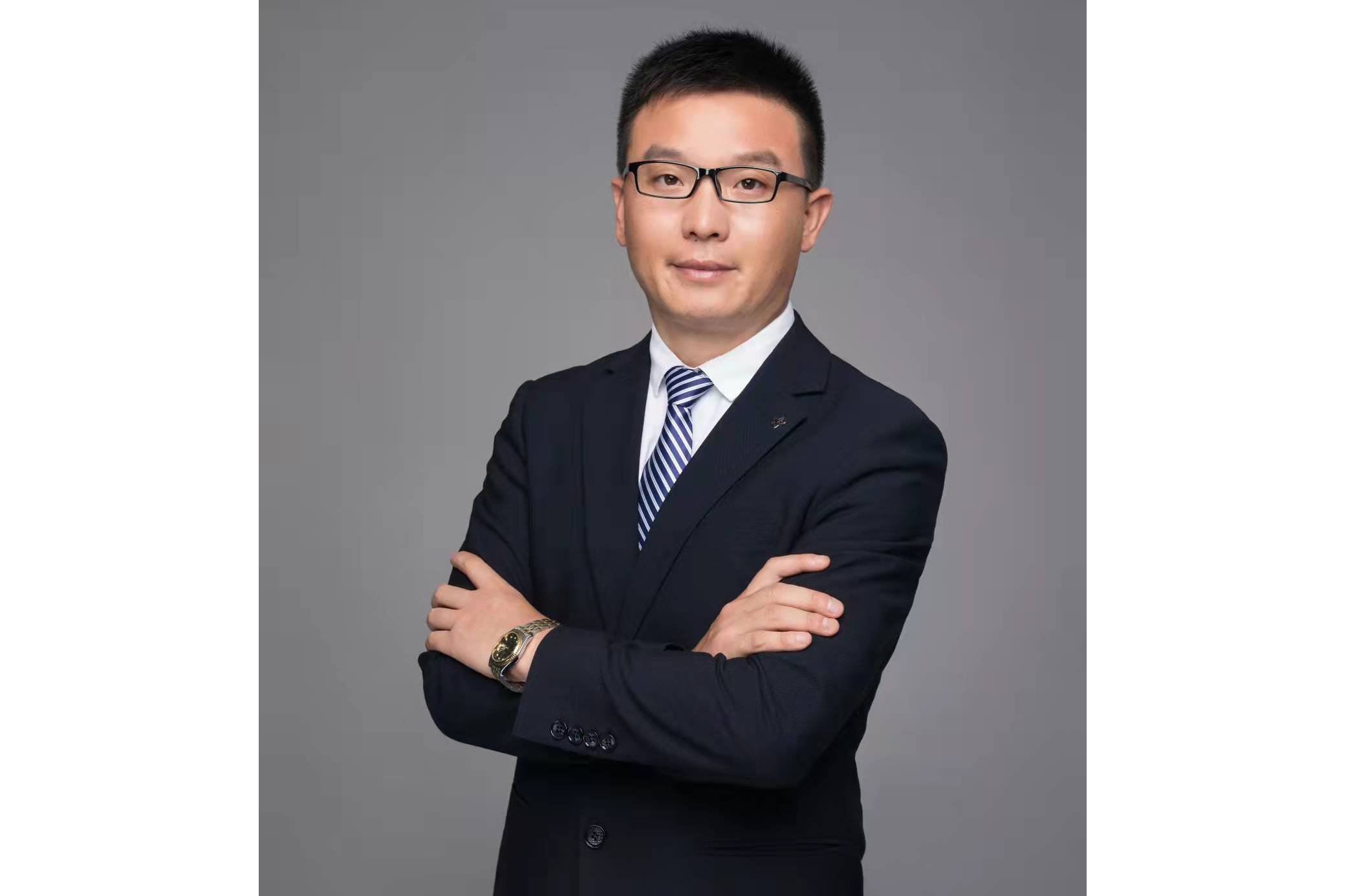  p>张伟律师,男,汉族,中国籍,专职律师,现执业于江苏夺锦律师事务所.