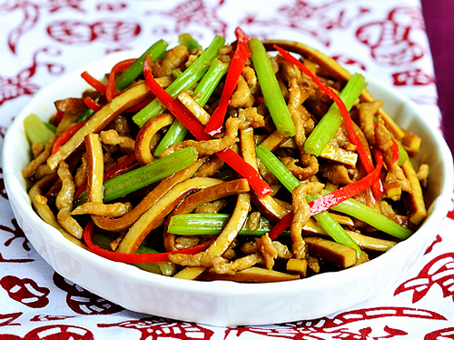 芹菜香干炒肉丝