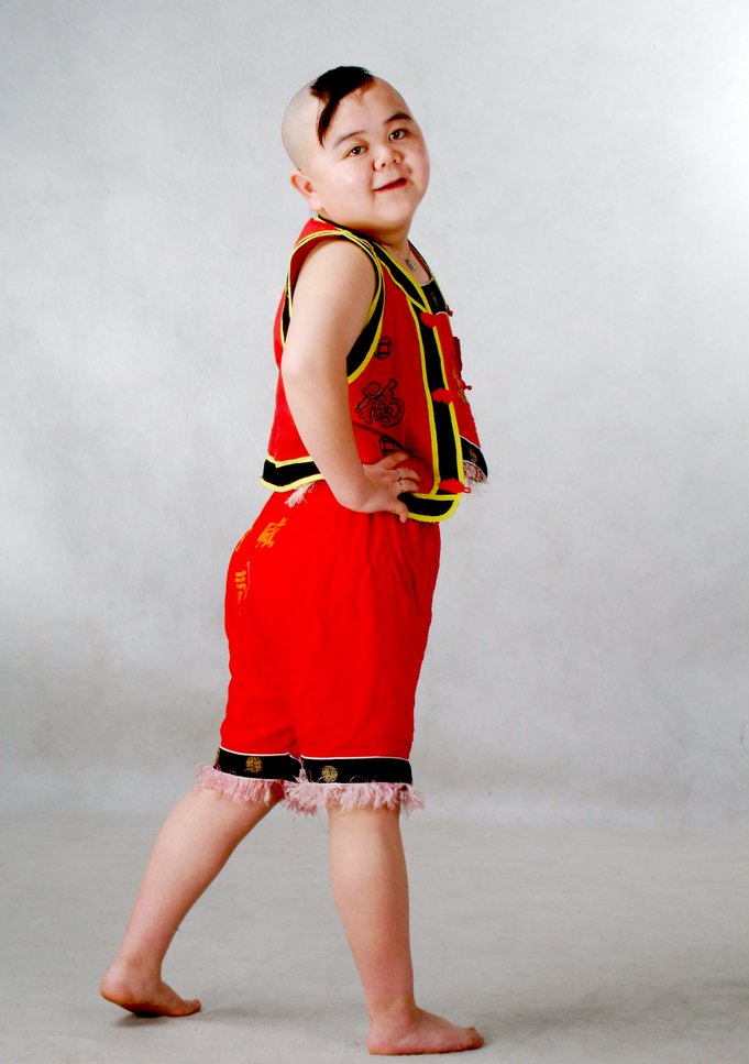 vbeyt">亚洲神童小布丁,男,原名:张荣,出生于四川省巴中市,喜剧演员