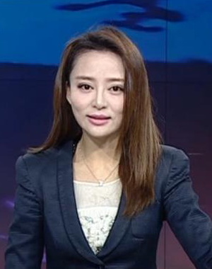 曾任央视财经频道主持人