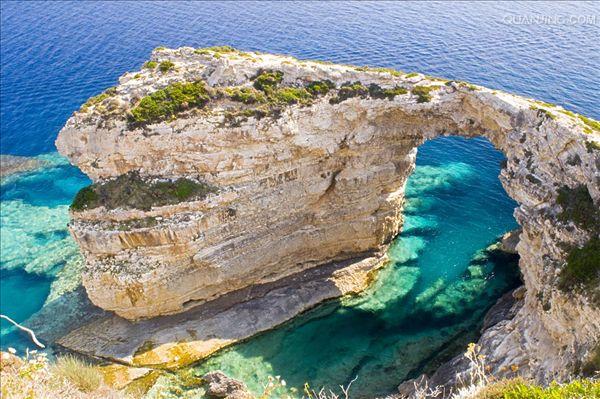 p>爱奥尼亚群岛,ionian islands, 现代希腊语作ionioi nisoi.