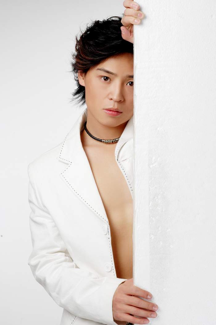 是中国内地男歌手 a target="_blank" href="/item/姜玉阳/94026"1"