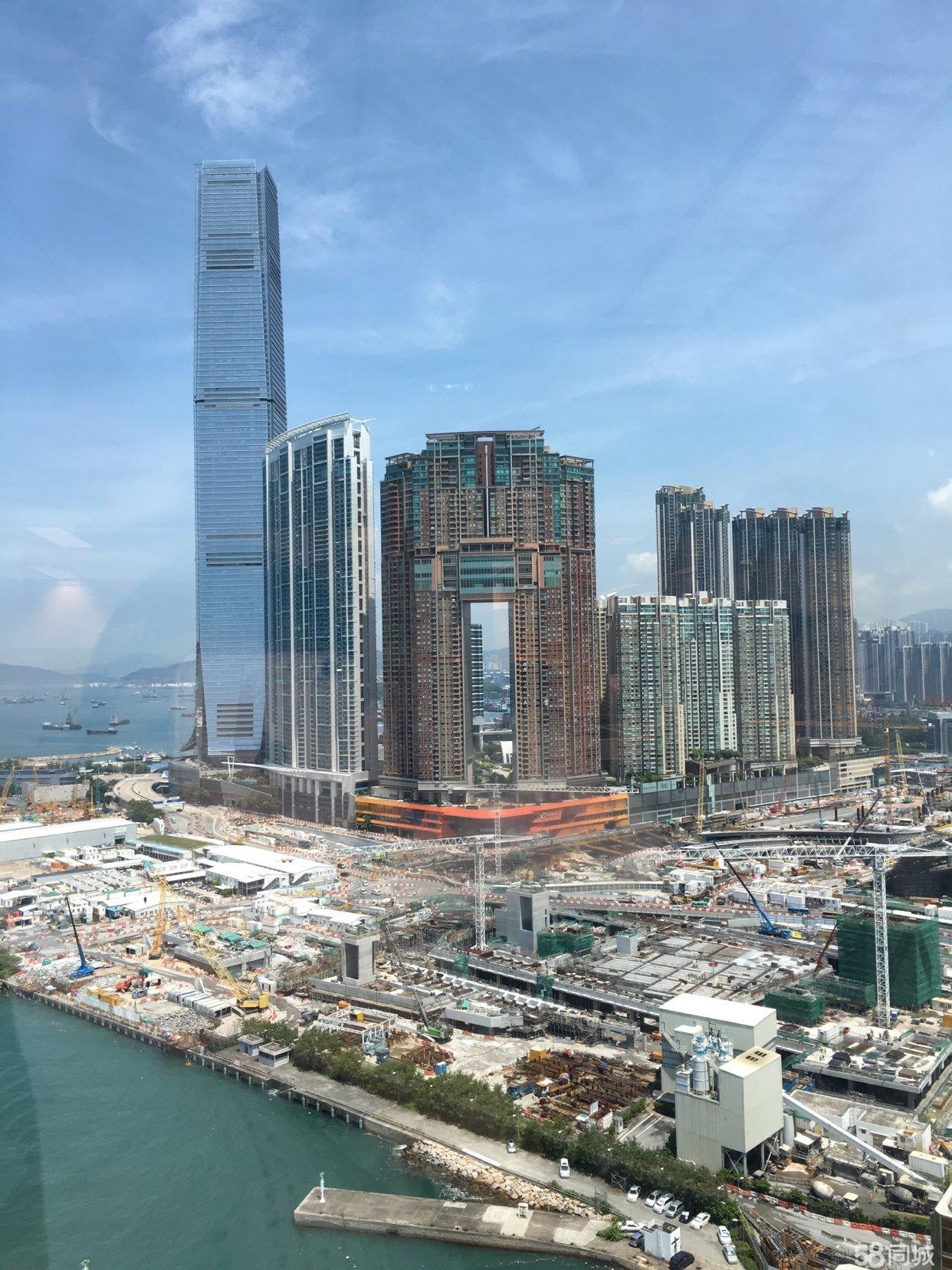 凯旋门是香港一豪华住宅物业楼盘,由<a