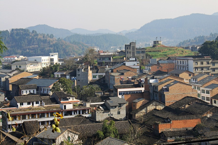 y83o">玉龙镇位于 a target="_blank" href="/item/盐亭县/7118055"