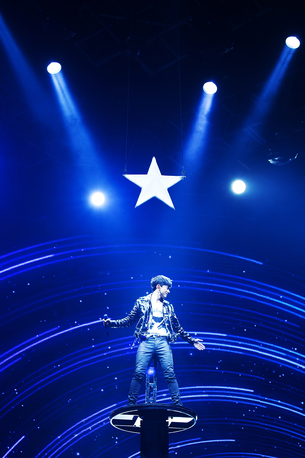 (jason zhang),1982年12月20日出生于四川省成都市,中国流行男歌手