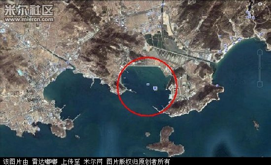 而且在这个核潜艇基地的附近也有三亚航母基地