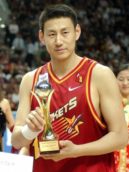  p>李楠,男,1974年9月25日出生,辽宁大连人,前中国篮球运动员,司职 a