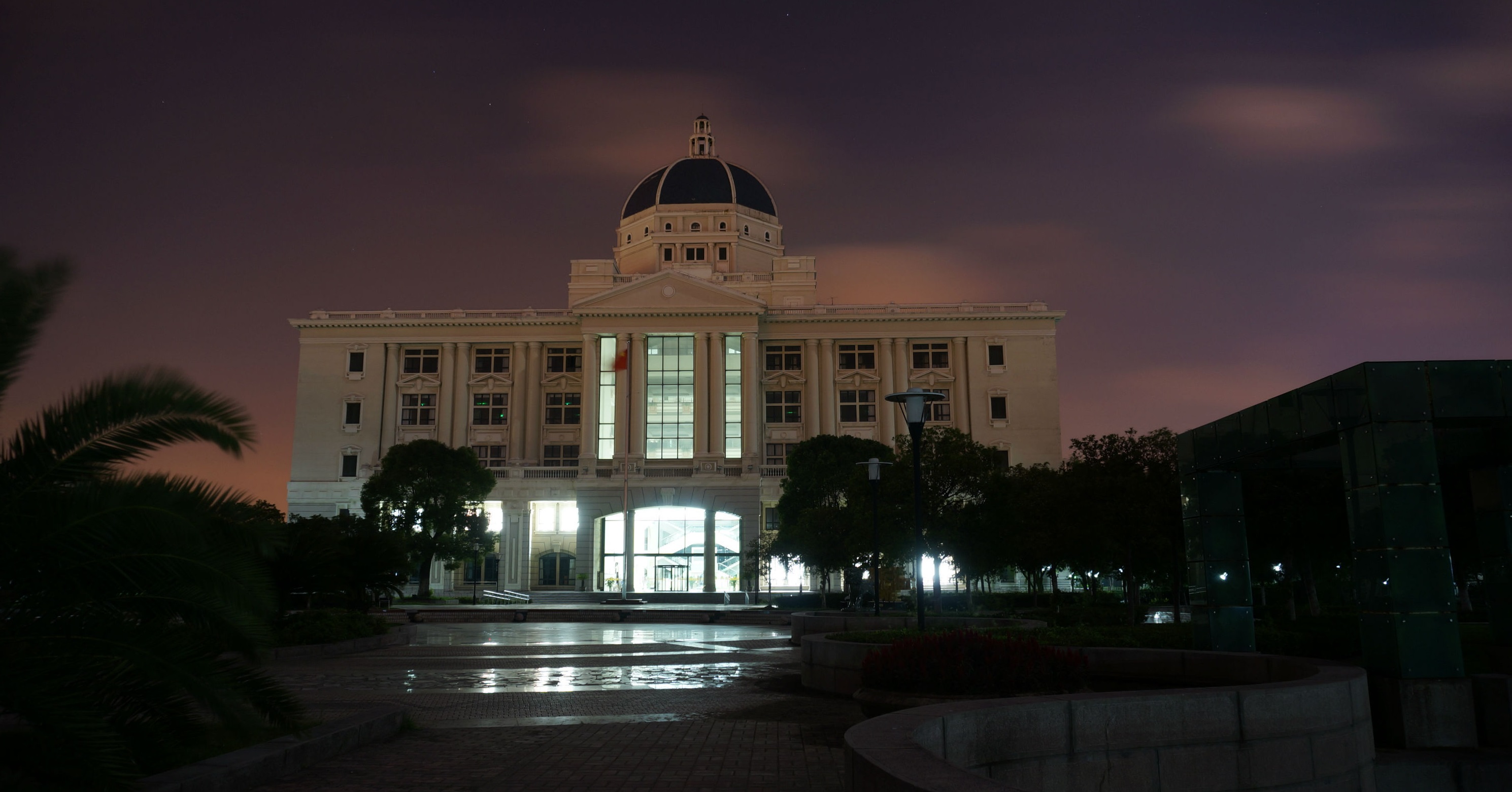 上海外国语大学