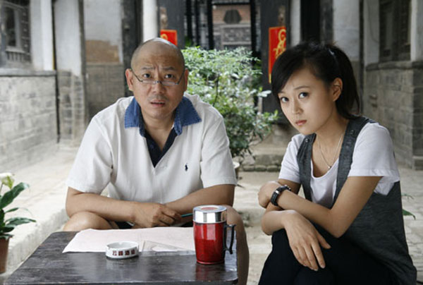  p data-id="gnbi8aebqd">《欢喜亲家》是由陈卫东编剧, a target="