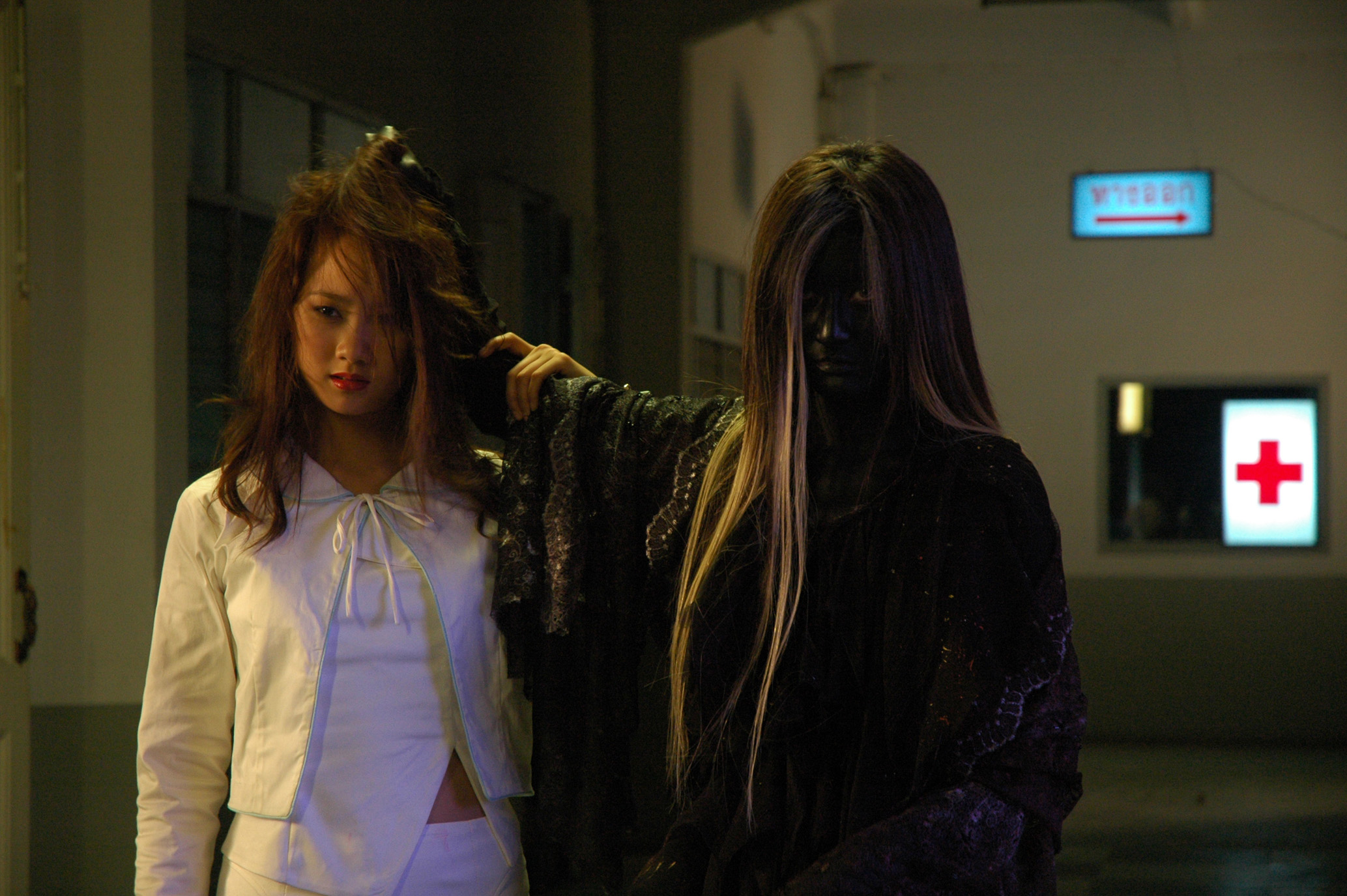  p>《疯魔美女》是由piraphan laoyont执导,dollaros dachapratumwan