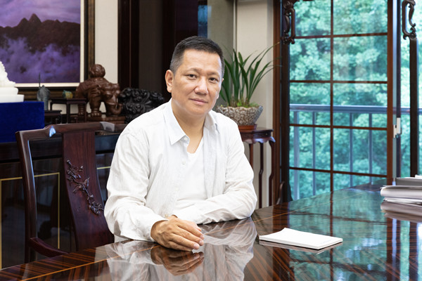 苗晓强,男,汉族,1972年生,江苏无锡人,捷威集团董事长.