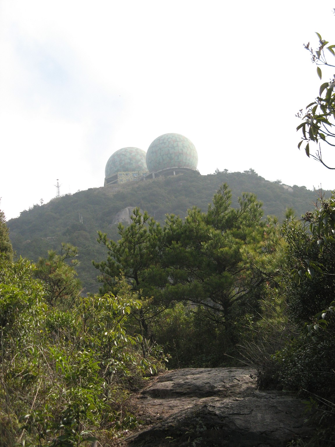  p data-id="gnvhomxu30">绝顶峰即鼓山顶,是福建省福州市著名旅游