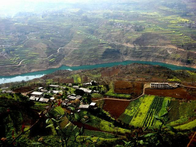  p>凹河村,位于贵州省清镇市流长苗族乡凹河村,距离贵州省会贵阳约80.