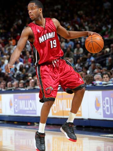  p>达蒙·琼斯(damon jones),1976年8月25日出生于美国 a href="#"