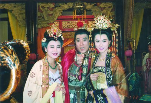 该剧由李朝永执导, a target="_blank" href="/item/林俊贤/8757652"