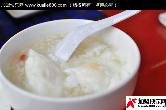  p>甜酒鸡蛋是一道美味的菜肴. /p>