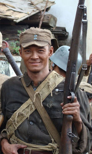 id="gnbr2mz7h1">王东栋,毕业于北京精益音乐剧学校,中国大陆男演员