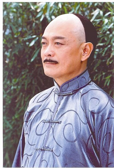 1949年11月13日出生于湖北省,毕业于复兴剧艺实验学校,中国台湾男演员