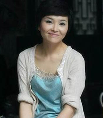  p>张文美,女,出生于1980年3月15日,四川人,大学教师,兼职主持人.