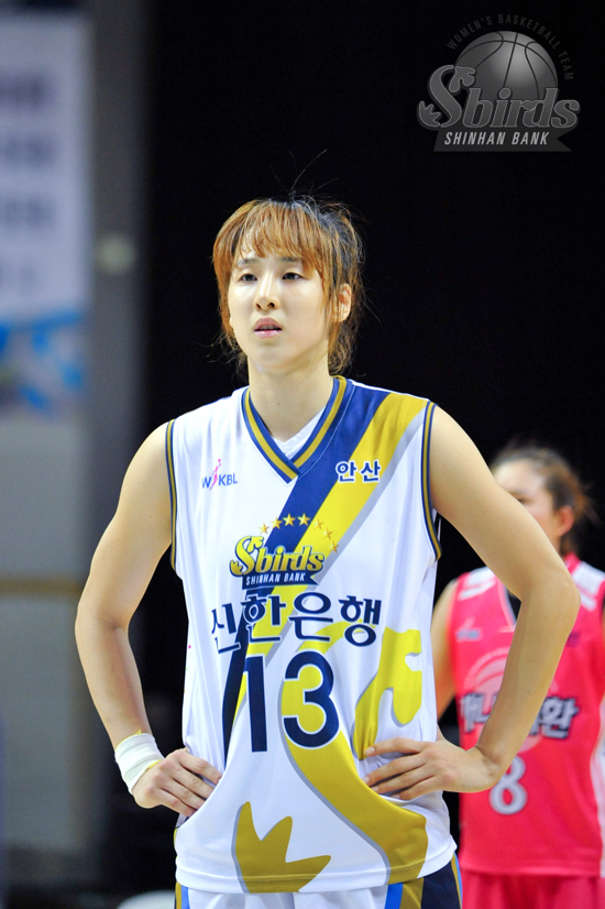 金丹菲(韩语:         ,英语:kim danbi),1990年2月27日出生于韩国