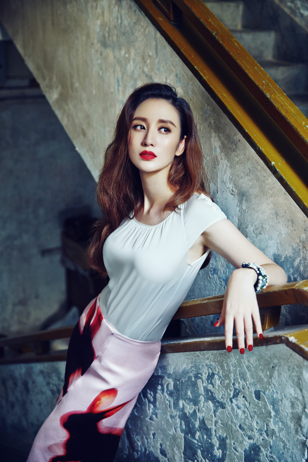 毕业于澳大利亚悉尼新南威尔士大学,中国内地影视女演员,制作人