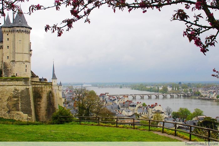  p>卢瓦河(loire river)源出临 a target="_blank" href="/item/地