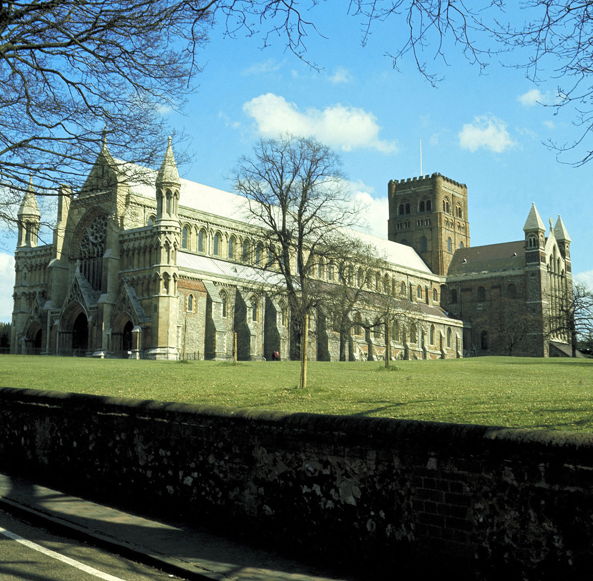  p>赫特福德郡(英文:hertfordshire,英文简称:herts),英国英格兰东部