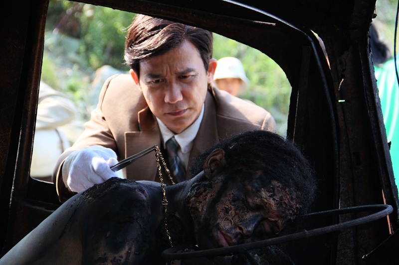  p>《父子神探之滴血的戒指》是由国家广播电影电视总局电影卫星频道