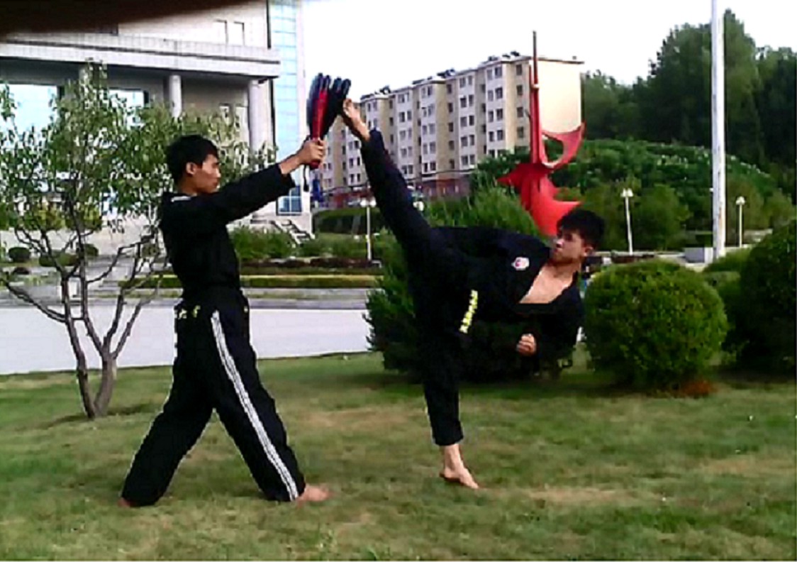  p>中国大学生截拳道联盟—英文:chinese students jeet kune do