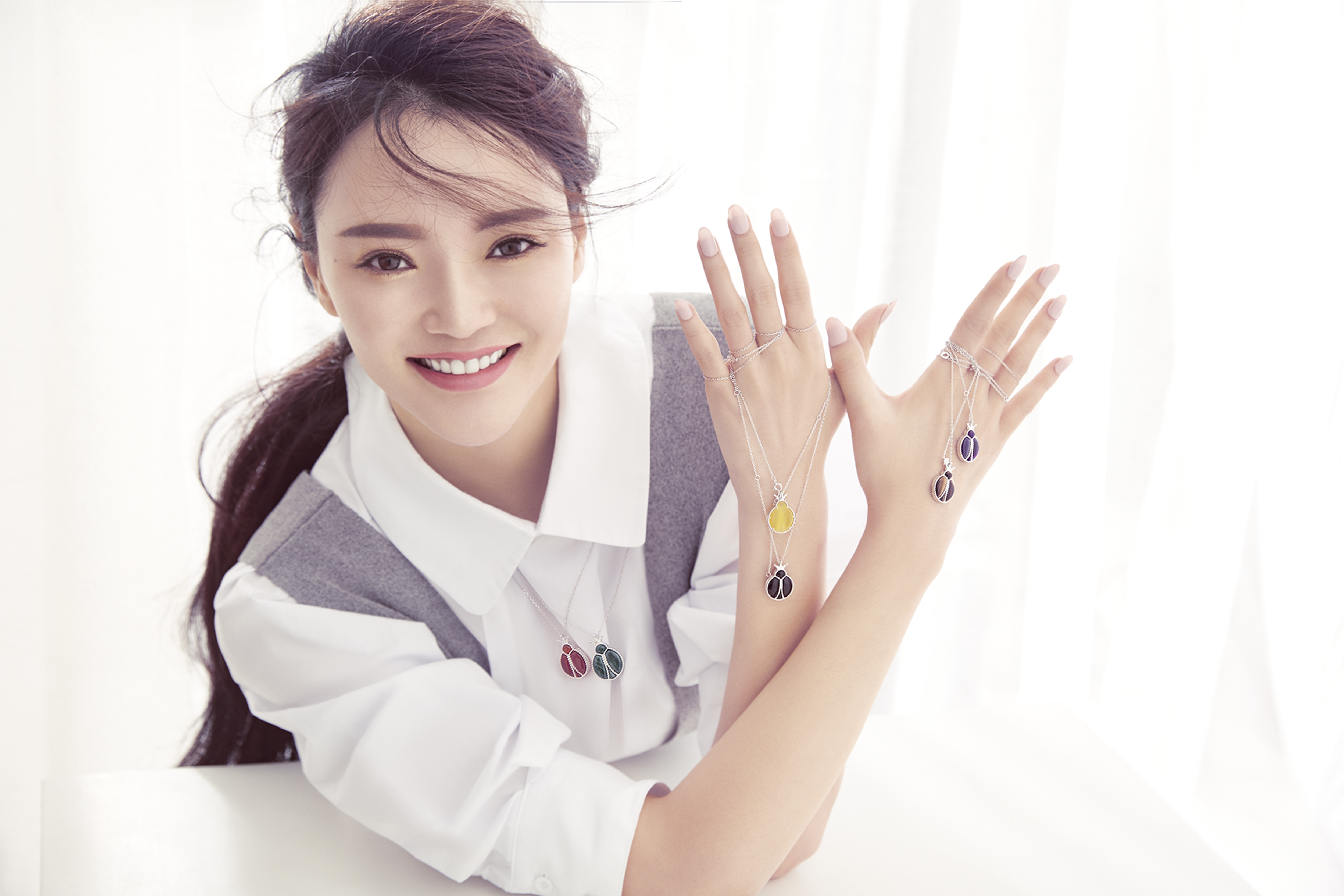  p data-id="go2344klxy">苏红,时尚媒体人,时尚投资人,曾就任时尚大