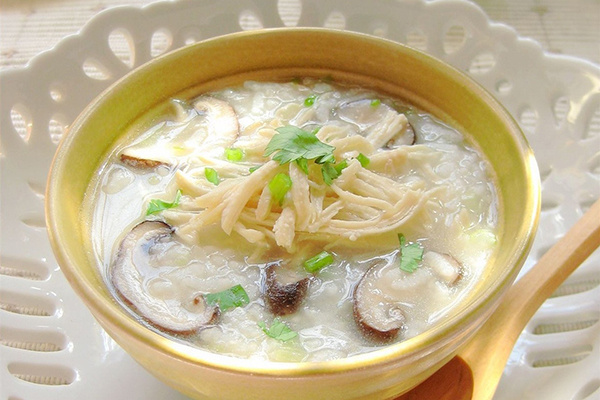 香菇西芹鸡丝汤